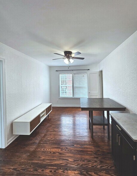 Building Photo - 4305 Polk St