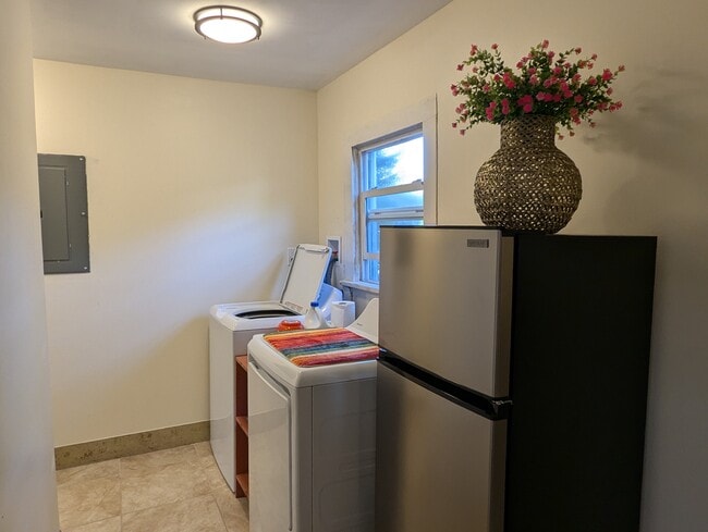 Building Photo - Farm House A