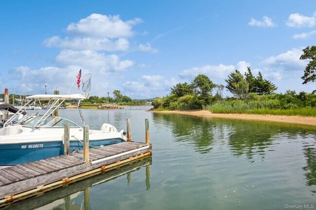 Building Photo - 465 Tarpon Dr