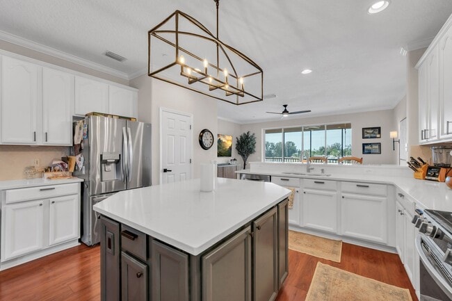 Building Photo - Venetian Harbor 3 bed 2.5 bath + Office/Den & 2 car tandem oversized garage!