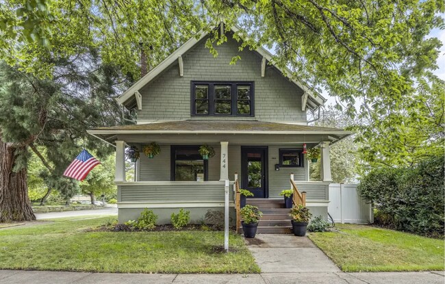 Building Photo - Rare Home Near OSU Campus!
