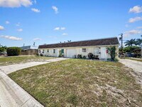 Building Photo - 6617 Warwick Cir