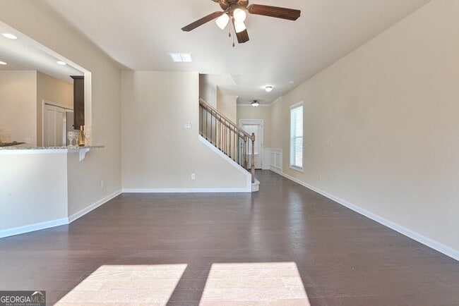 Building Photo - 4665 Woodbine Way