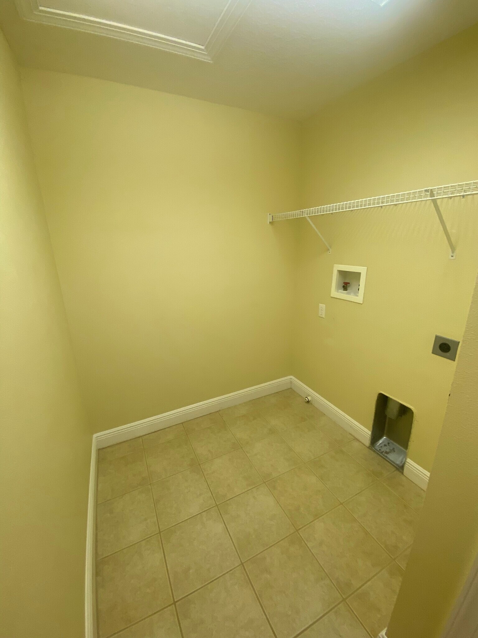 Building Photo - 241 Valencia Cir