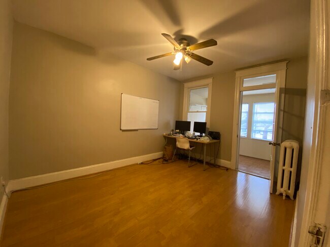 Building Photo - 1145 Morse St NE