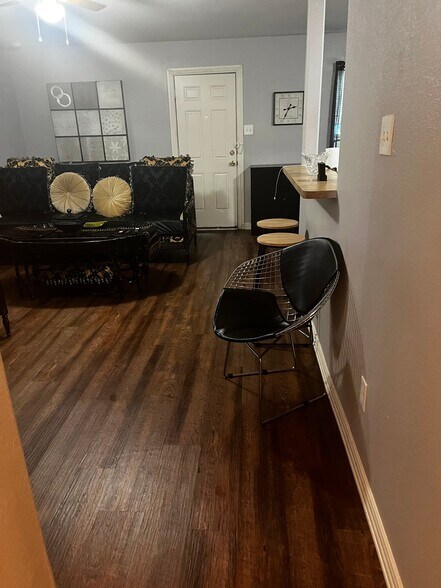 Building Photo - 8009 Arbor Ave