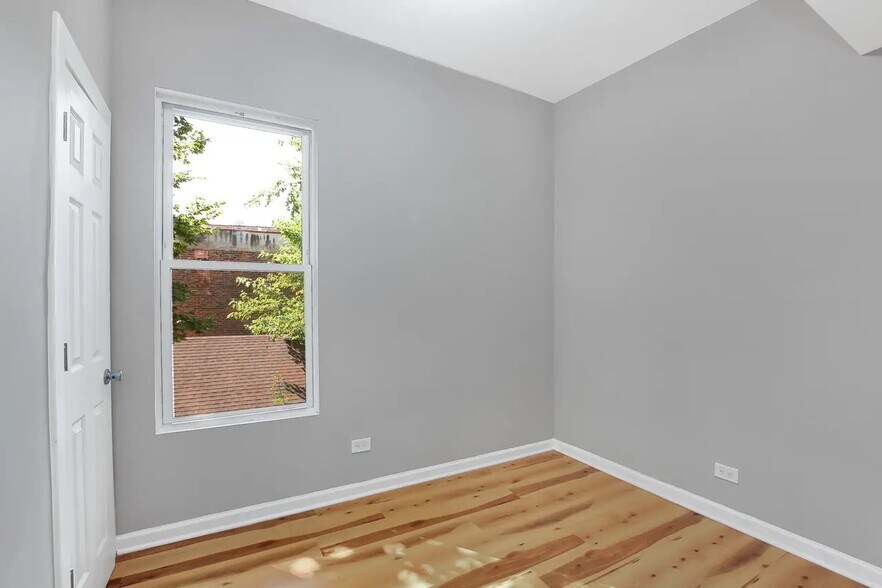 Building Photo - 545 N Drake Ave