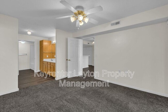 Building Photo - 490 E 700 S