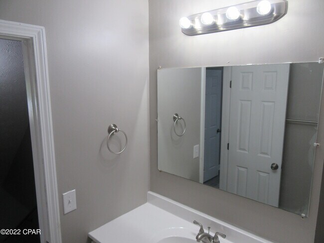 Building Photo - 2912 Sequoia Ave