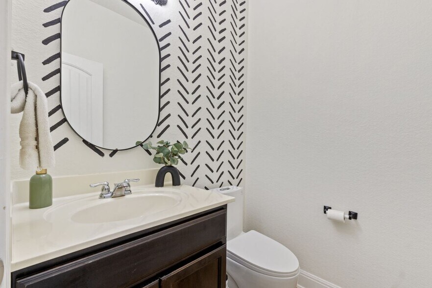 Building Photo - 22438 Akin Fawn