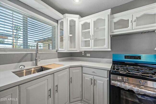 Building Photo - 2601 N 51st St