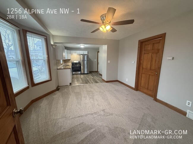 Building Photo - Spacious 2 Bed, 1 Bath – Updated & Ready t...