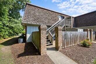 Building Photo - Fully Renovated Condo for Rent in Virginia...