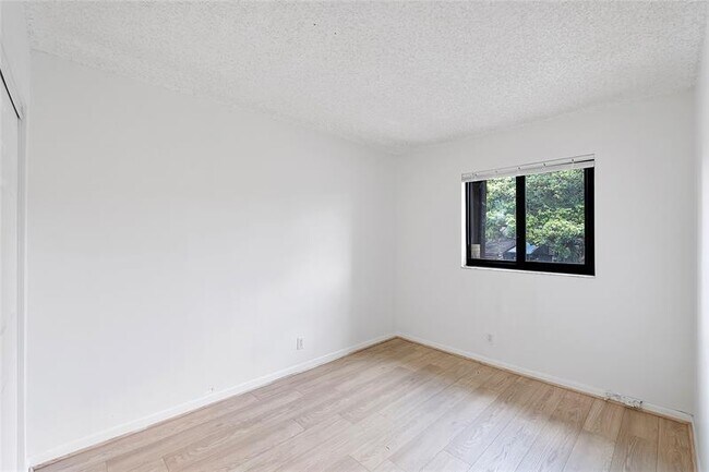 Building Photo - 2157 NW 37th Ave