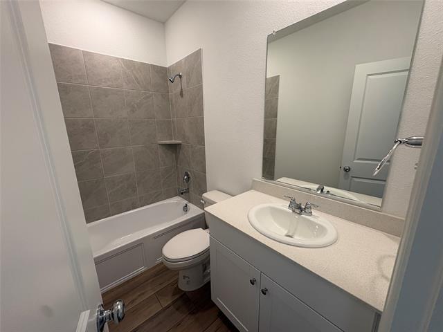 Building Photo - 5115 Penrose Dr