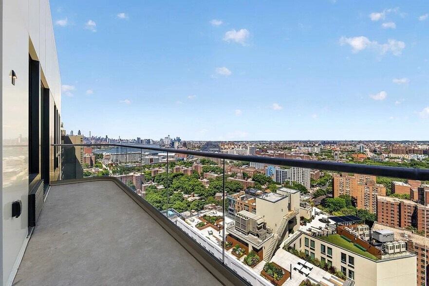 Building Photo - 104 Fleet Pl