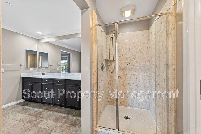 Building Photo - 39012 Crown Ranch Rd