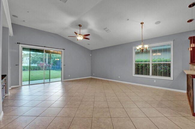 Building Photo - 10029 Silk Grass Dr