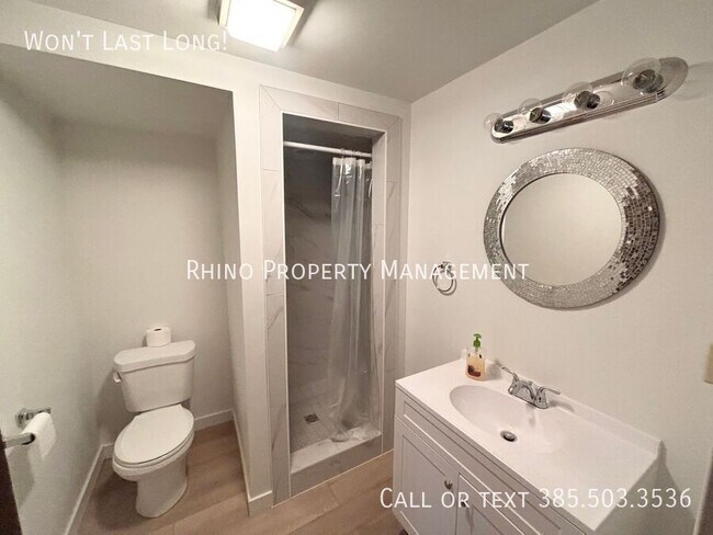 Building Photo - 825 W Arapahoe Ave