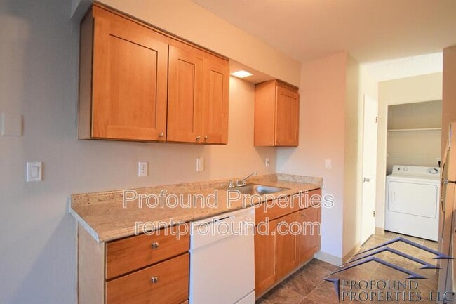 Building Photo - 6030 SW 130th Ave