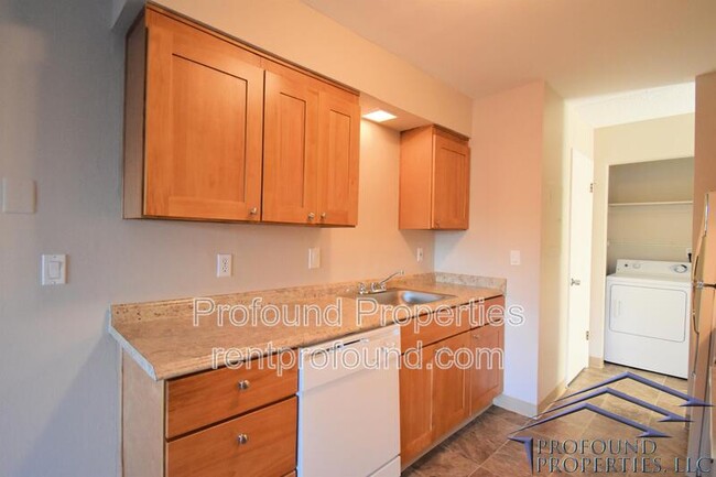 Building Photo - 7125 SW 130th Ave