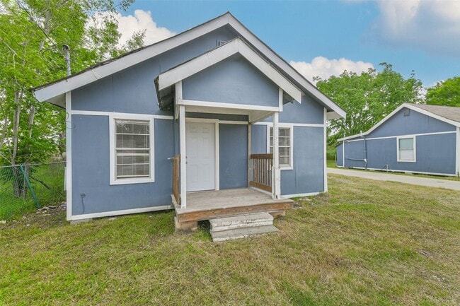 Building Photo - 9839 Racine St