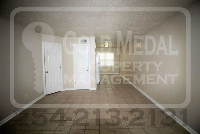 Building Photo - 3904 Charolais Dr