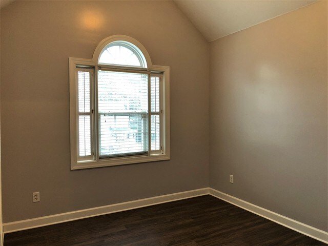 Building Photo - 2713 Denbel Cir