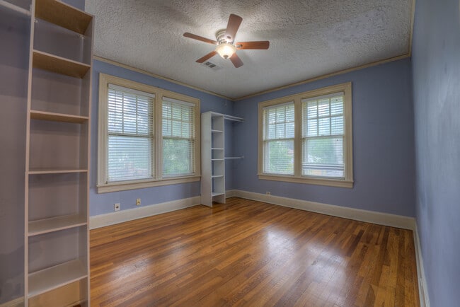 Building Photo - 296 N. Willett