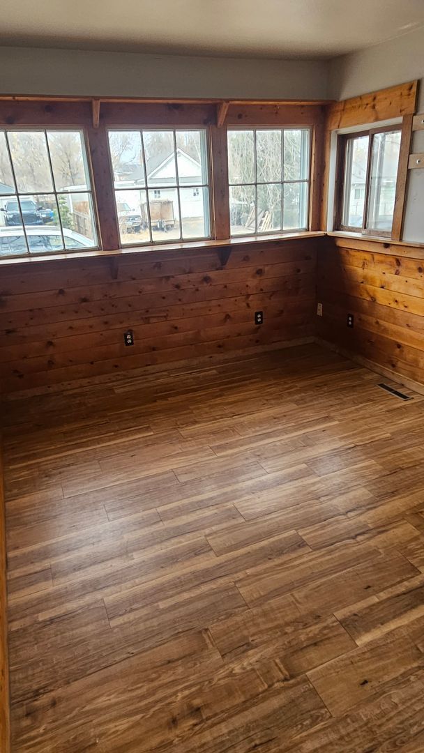 Building Photo - Cozy 2 Bedroom Home with Large Yard