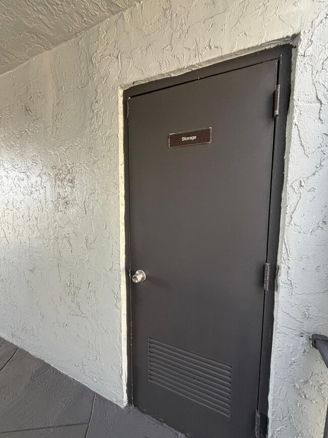 Building Photo - 9301 Lime Bay Blvd