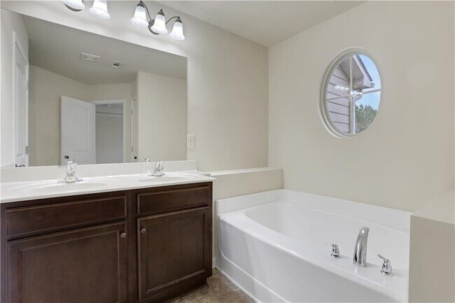 Building Photo - 2526 Morgan Chase Dr