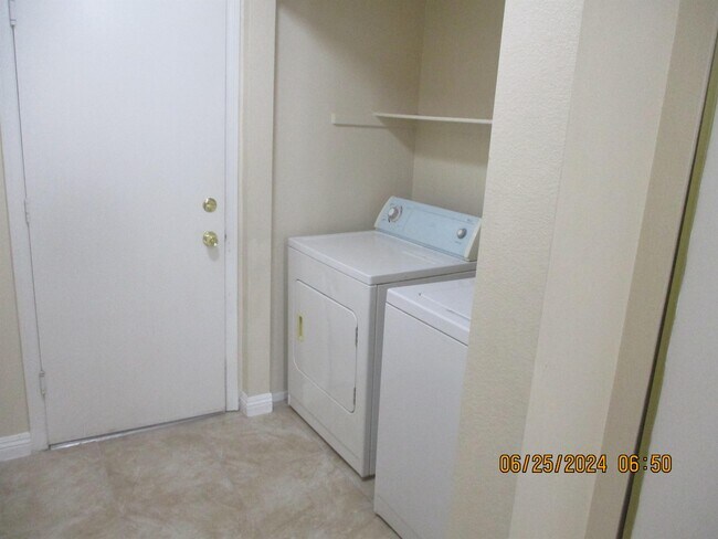 Building Photo - 8216 Grassy Point Cir