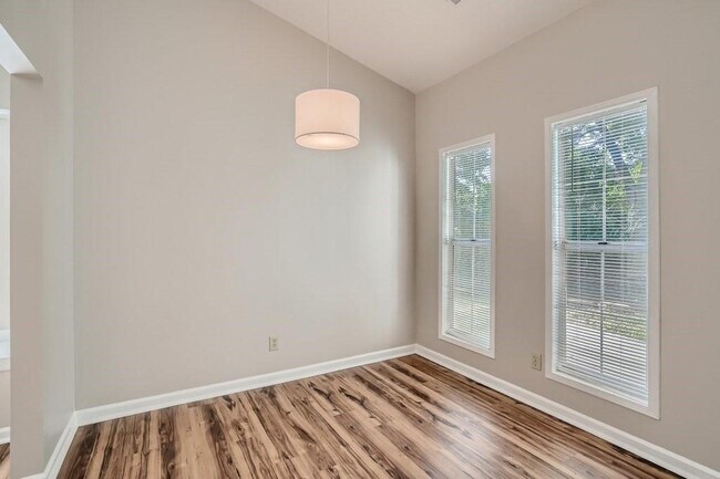 Building Photo - 4003 River Rock Way