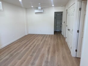 Building Photo - Sycamore (610-612) East