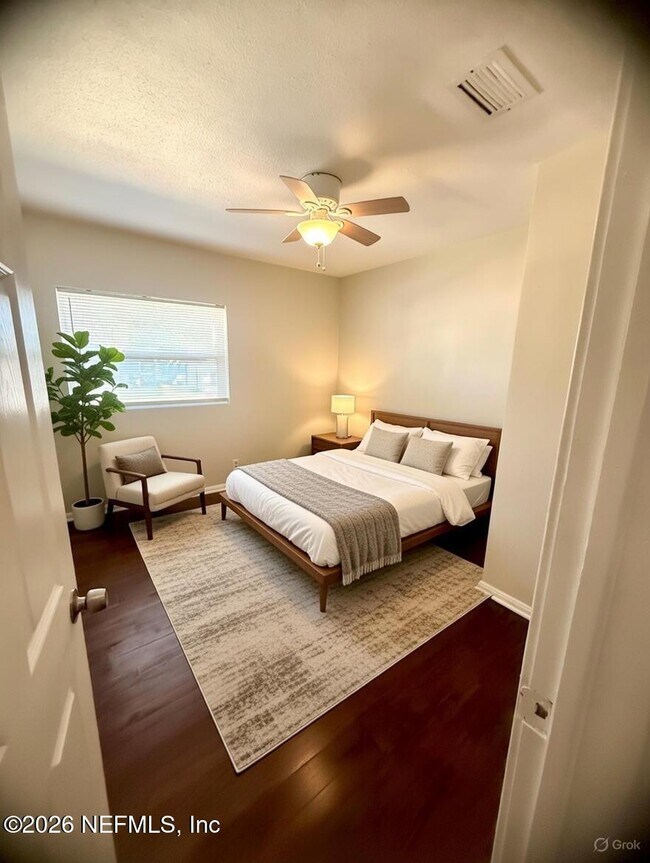 Building Photo - 6316 Mercado Dr