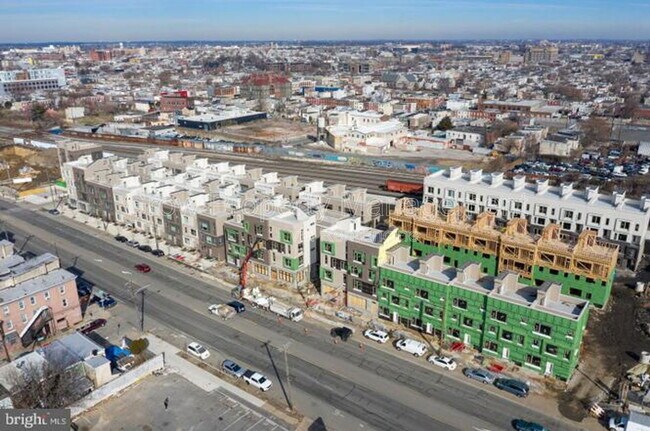 Building Photo - 2142 Kensington Walk