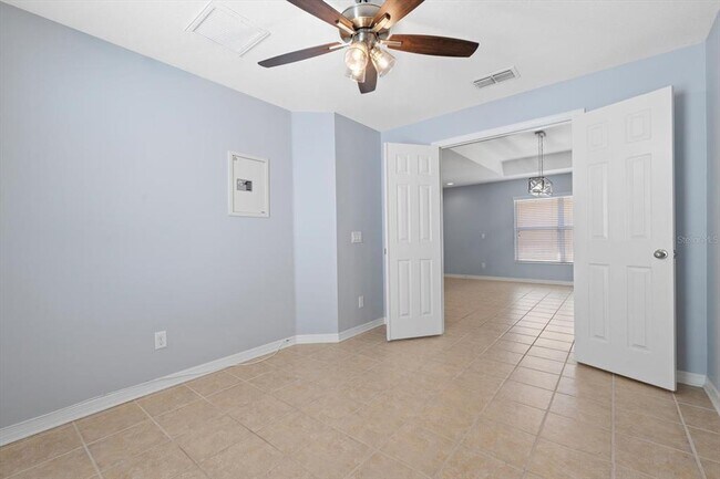Building Photo - 6018 Oak Mill Terrace