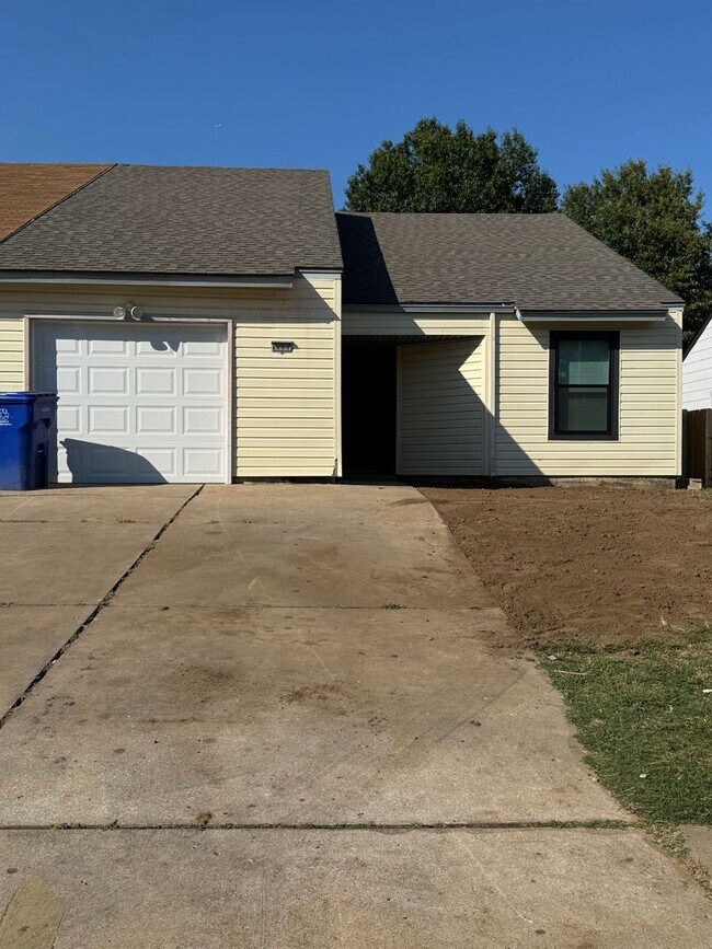 Primary Photo - Fully Renovated 3 Bedroom Duplex in the he...