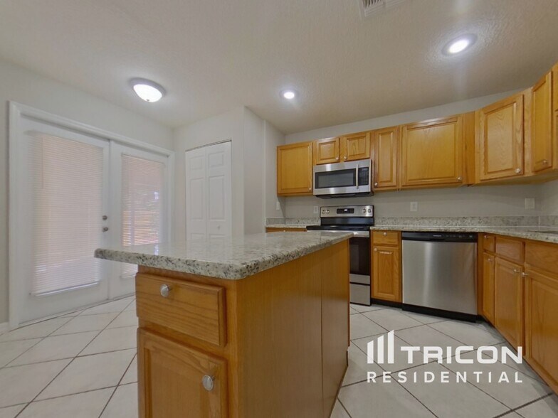 Building Photo - 607 Coral Way