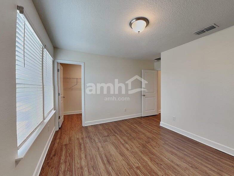 Building Photo - 10323 Marsh Edge Ct