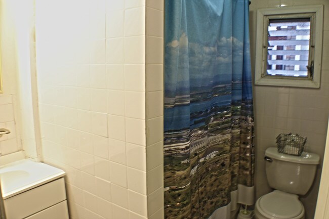 Building Photo - 1922 Waterloo St