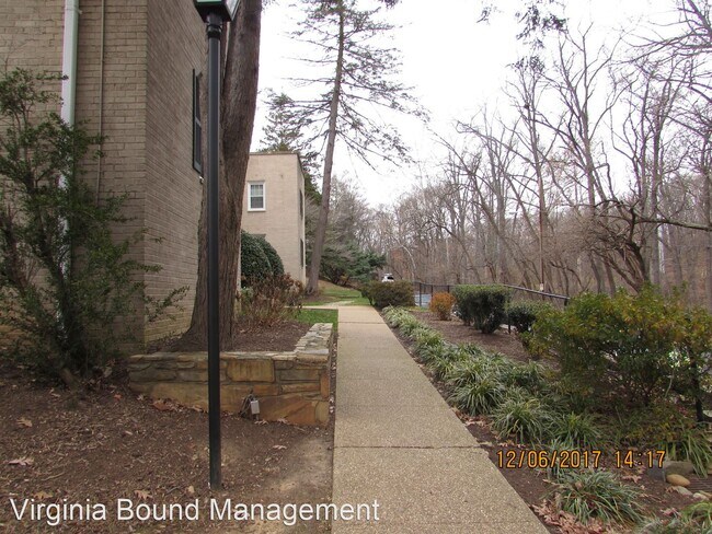Building Photo - 1 br, 1 bath House - 808 S Arlington Mill ...