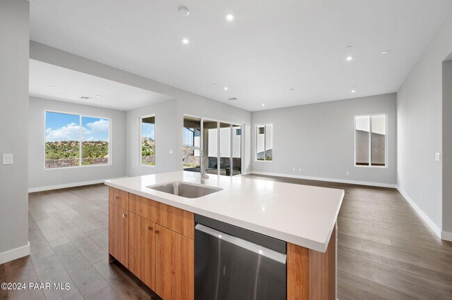 Building Photo - 1316 Rockwood Dr