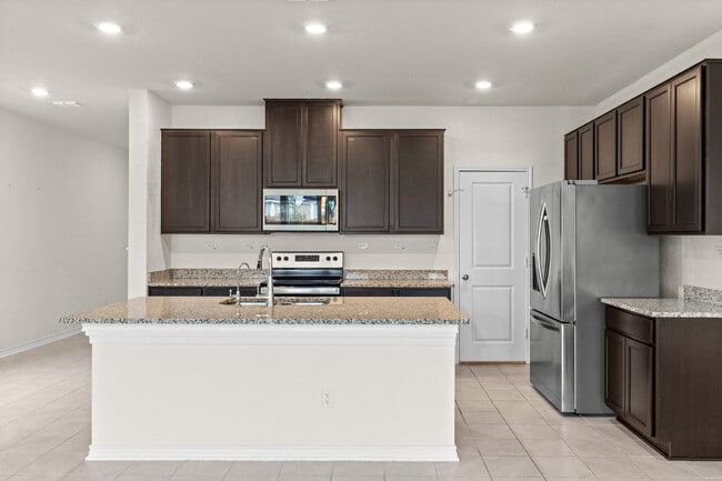 Building Photo - 547 Deer Crest Dr