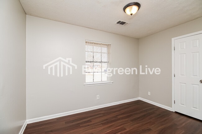 Building Photo - 45 Belmont Park Ln