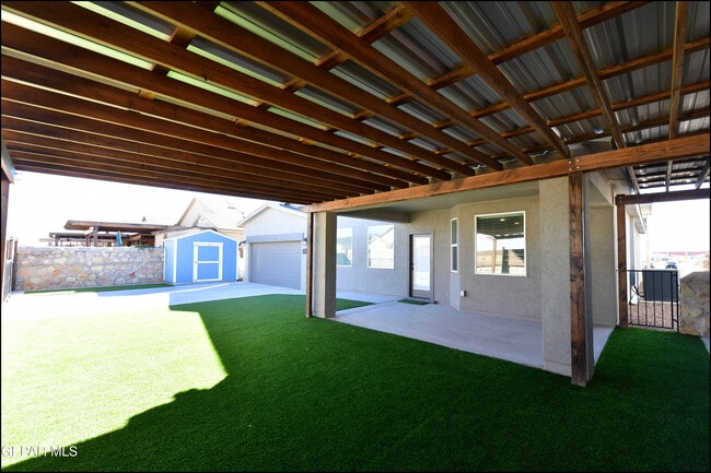 Building Photo - 2712 Sammy Cervantes St