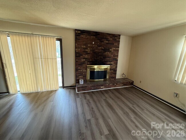 Building Photo - 810 10th St Blvd NW