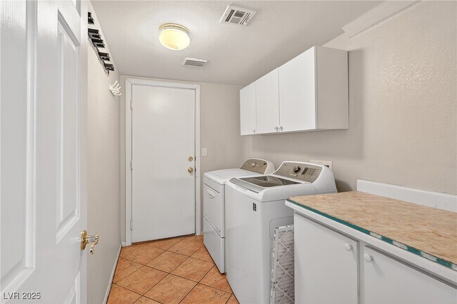Building Photo - 8963 Crystal Lagoon Ct