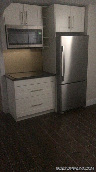 Building Photo - 7 Webster St